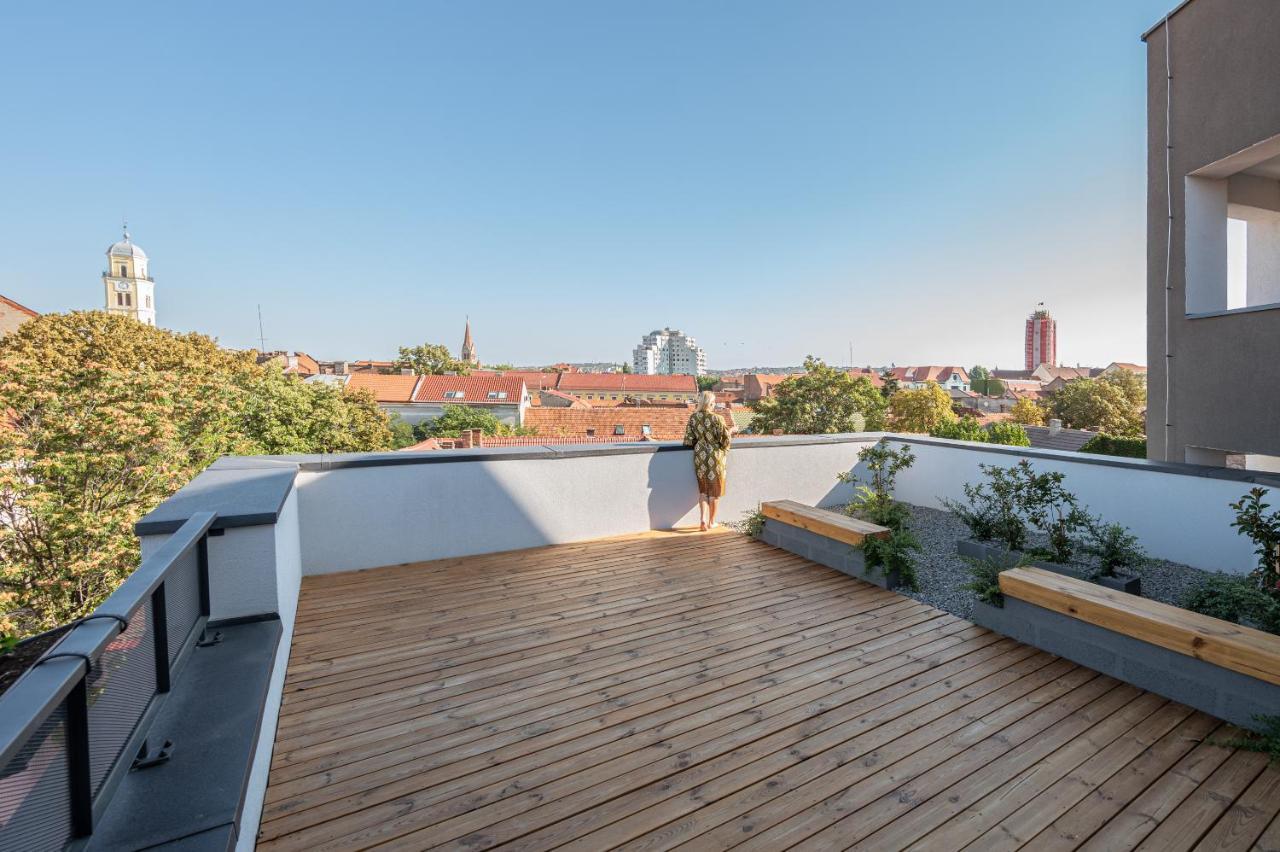 Calvin Aparthotel Oradea Exteriör bild