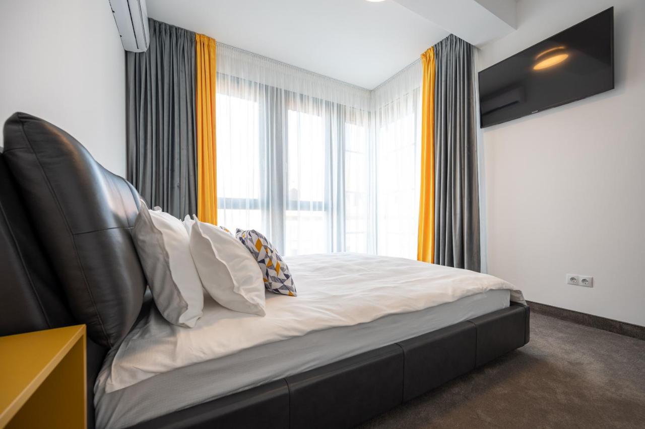 Calvin Aparthotel Oradea Exteriör bild