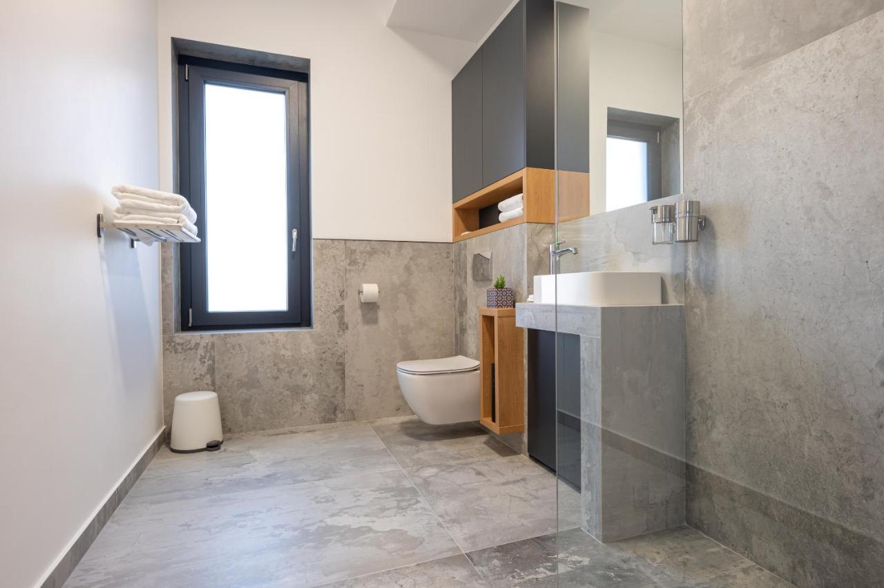Calvin Aparthotel Oradea Exteriör bild