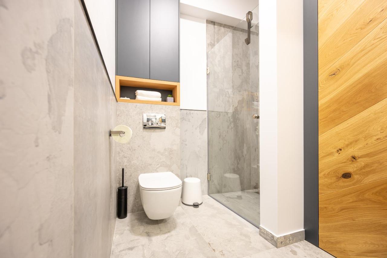 Calvin Aparthotel Oradea Exteriör bild