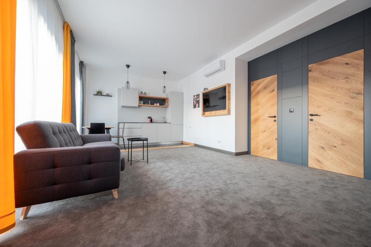 Calvin Aparthotel Oradea Rum bild