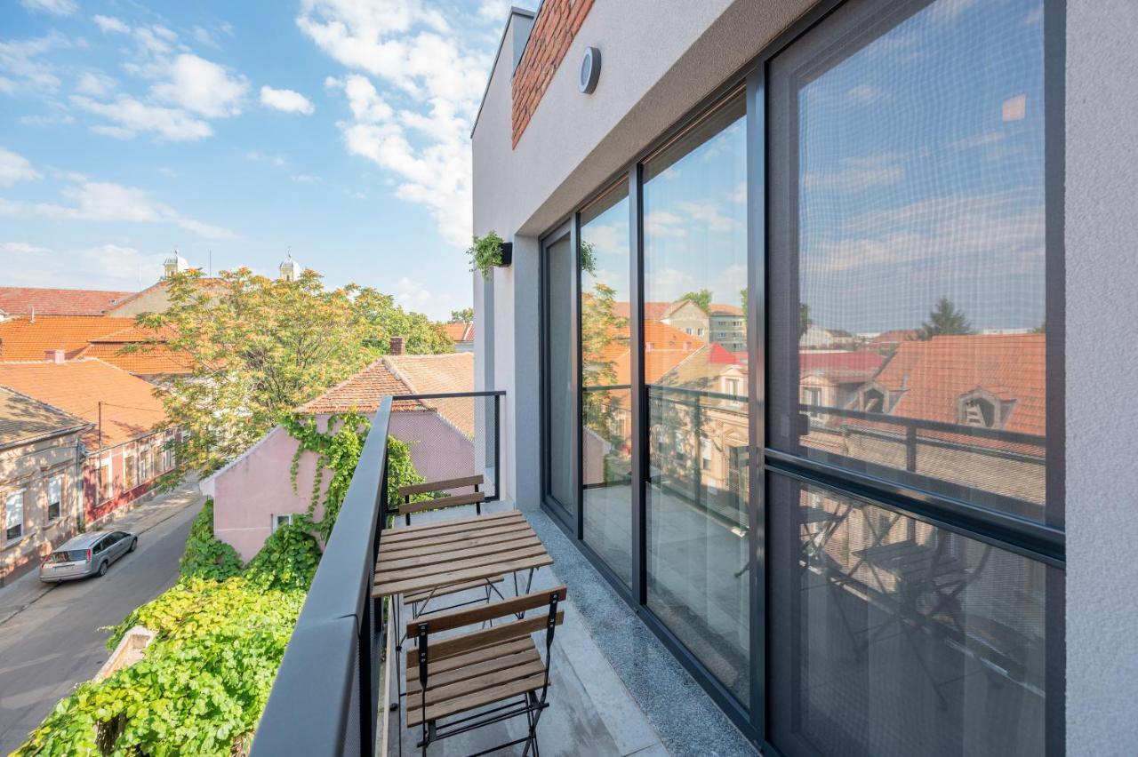 Calvin Aparthotel Oradea Exteriör bild