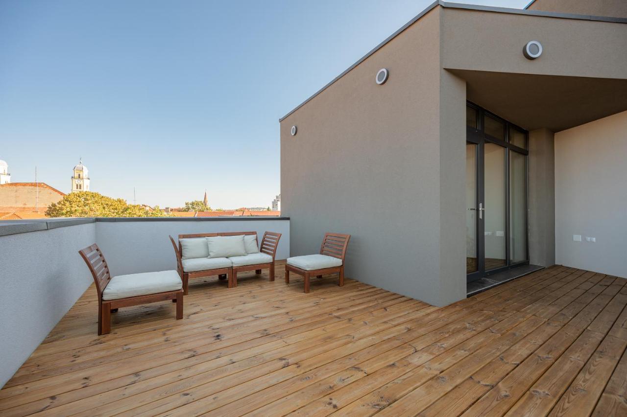Calvin Aparthotel Oradea Exteriör bild